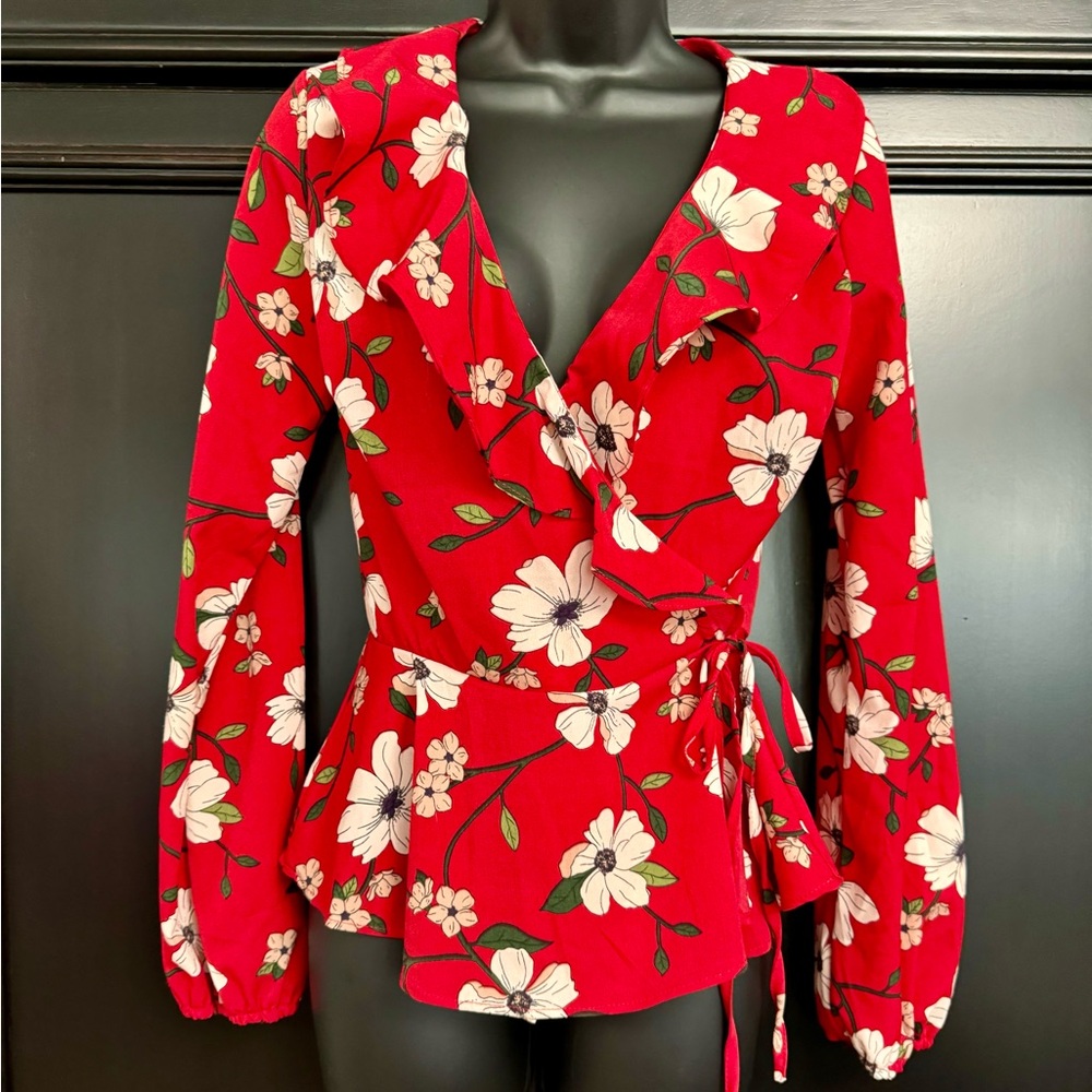 Lydelle Sz.S Red wrap blouse